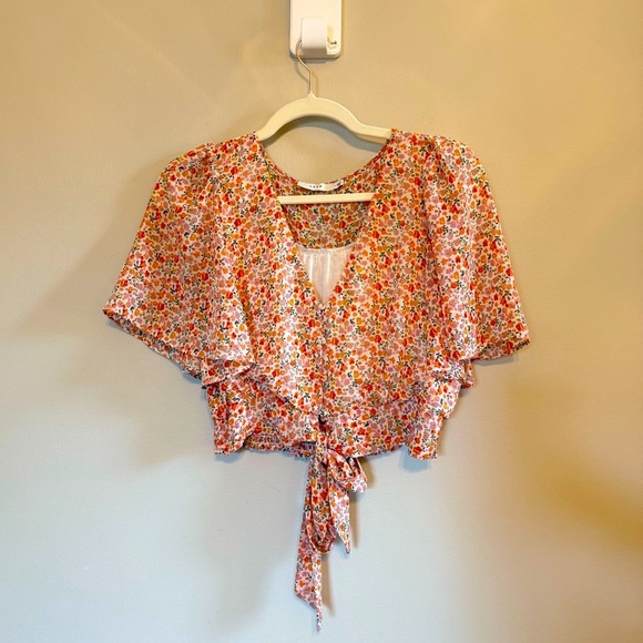 Lush •‎ Cropped Orange Floral Tie Waist with Button Front V Neck Sz Sm Summer - Picture 1 of 10
